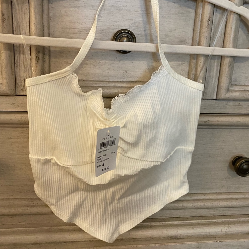 Windsor Halter V-Neck Lace Trim Crop Top-BRAND NEW!